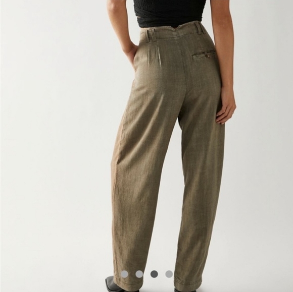 Free People Calla Linen Blend Pleated Trouser Pants. Size 0 - Picture 2 of 16